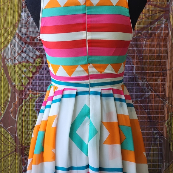 Savannah Rae Hem Pleated Dress Women's Size Small MultiColor Aztec Savrae - Picture 5 of 8